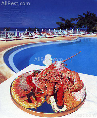 Round Hill Hotel & Villas 74